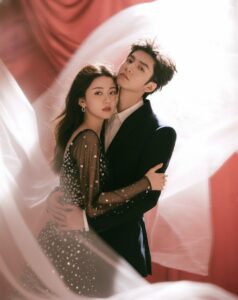 Ly Hôn Trong Hòa Bình: Tiền Tôi Cầm, Người Tôi Bỏ