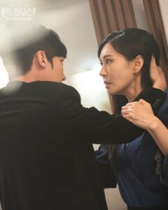 Chồng Tôi Ngủ Với Em Gái Tôi Ngay Ngày Cưới