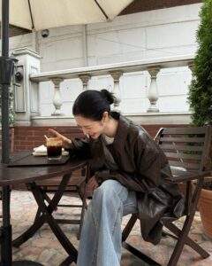 Ván Cờ Tiền Bạc