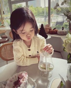 Phó Tổng, Con Gái Anh Đến Đòi Tiền Rồi